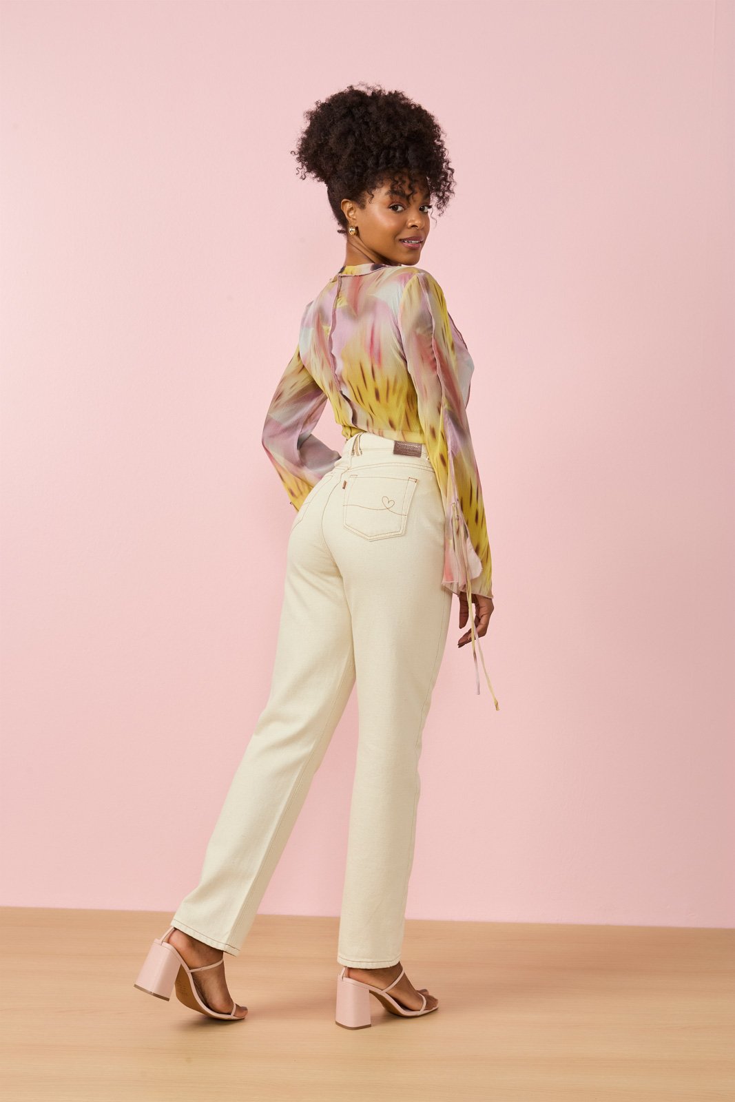 Calça Jeans Feminina Reta Tradicional Cintura Alta - DZ20819