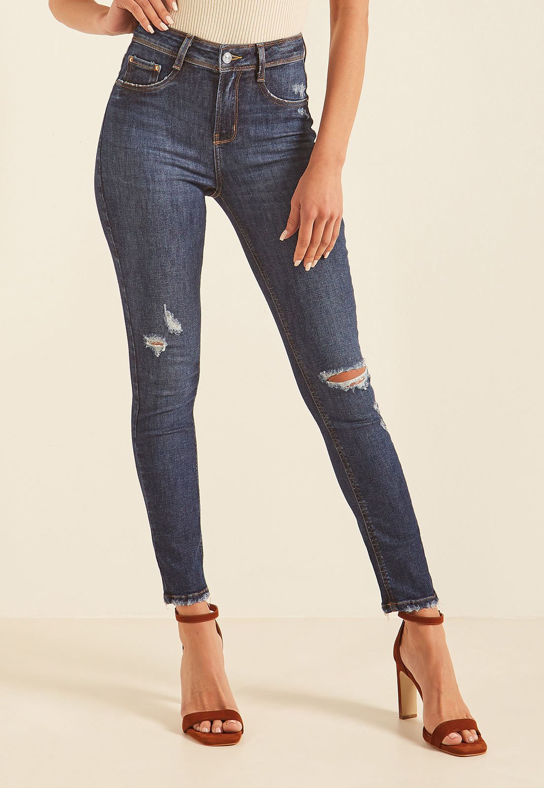 dz20135 1 re calca jeans feminina skinny media cigarrete com ragos denim zero frente prox