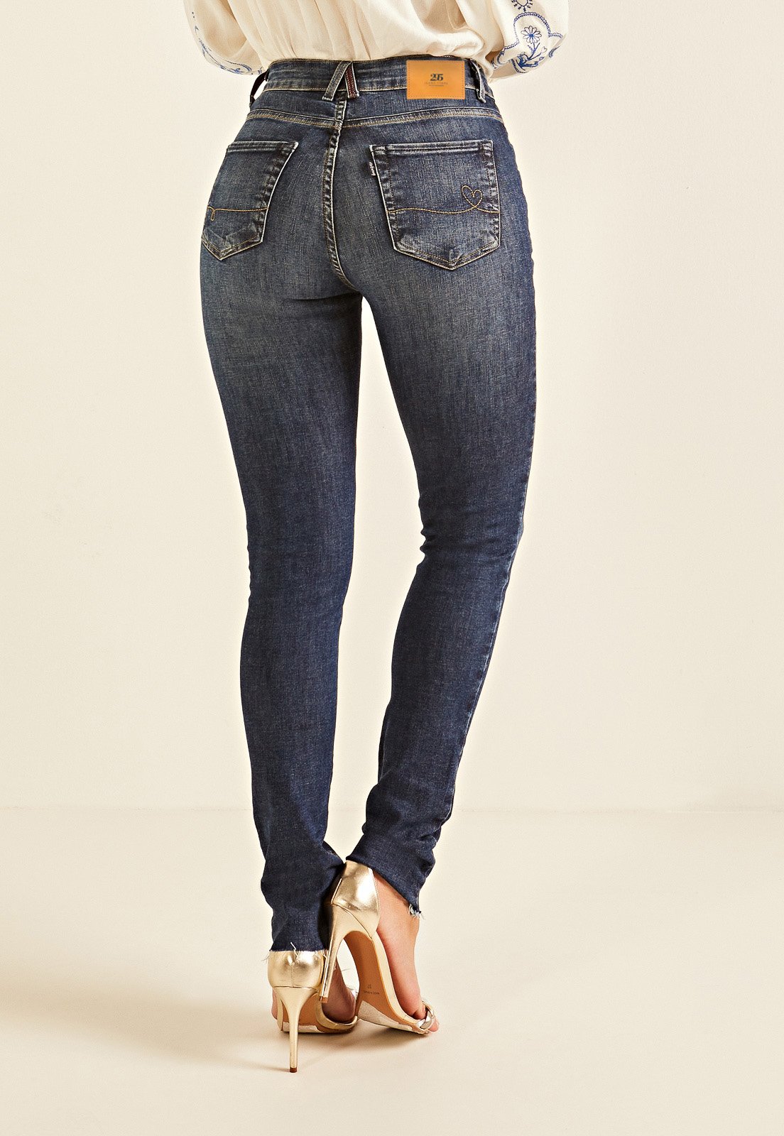 dz20190 3 re calca jeans feminina skinny media fechamento com botoes denim zero costas prox