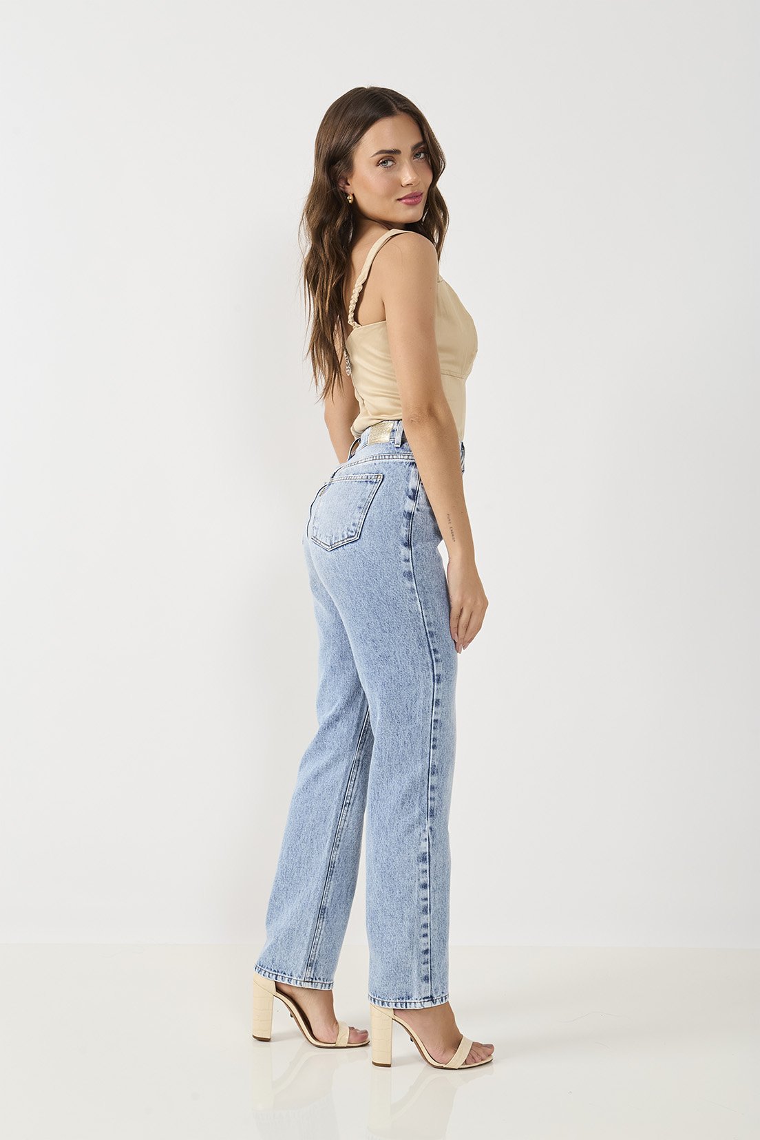 Calça Jeans Feminina Reta Tradicional DZ20848
