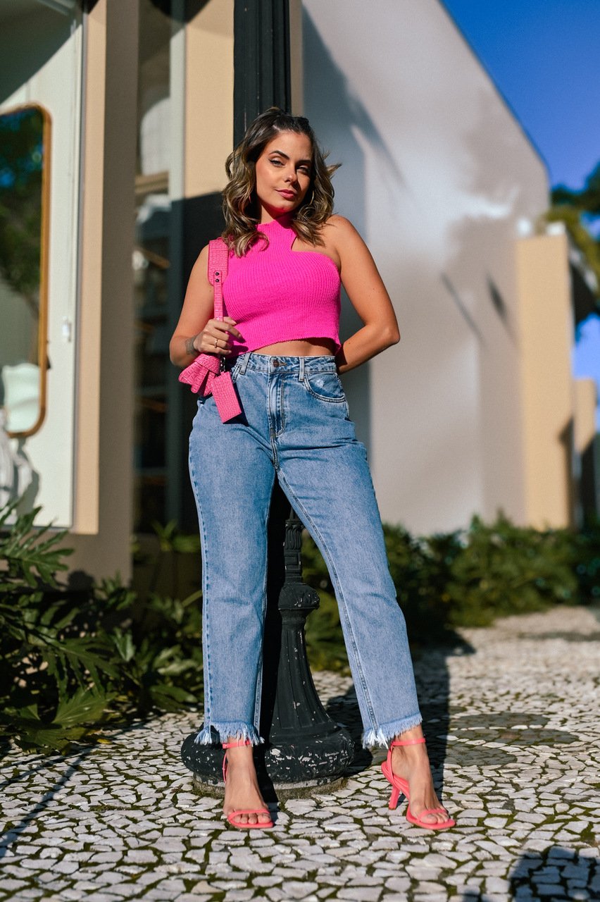 dnc20124 calca jeans feminina mom com barra desfiada frente 2 easy resize com