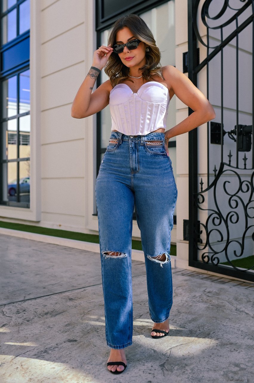 dnc20225 calca jeans feminina dad pants com vazado no cos frente 2 easy resize com