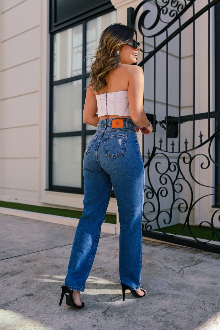 dnc20225 calca jeans feminina dad pants com vazado no cos costas easy resize com