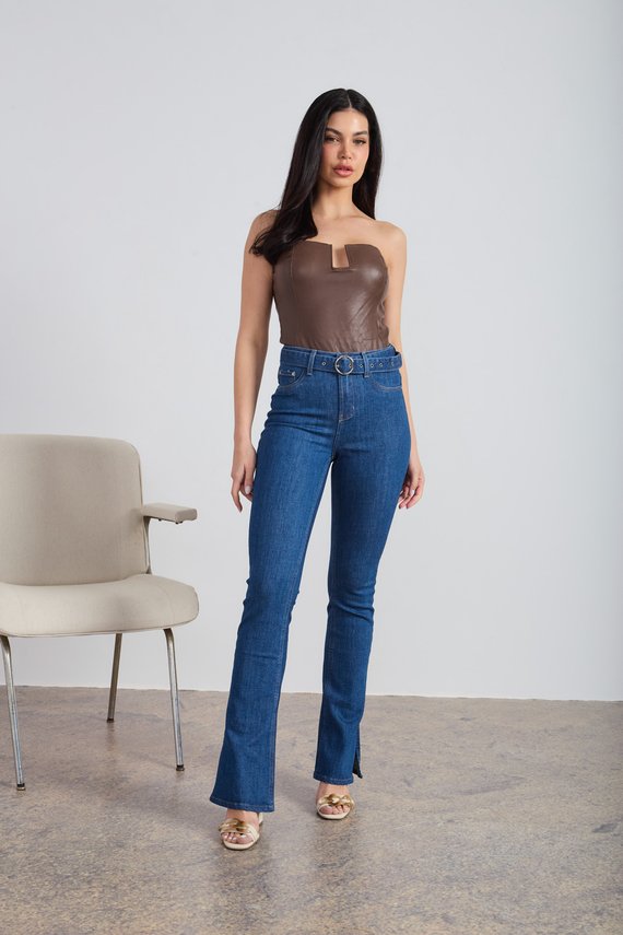 Calça Jeans Feminina Boot Cut Tradicional com Cinto - DZ20894