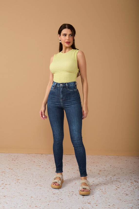 Calça Jeans Feminina Skinny Cigarrete com Cintura Hot Pants - DZ20876