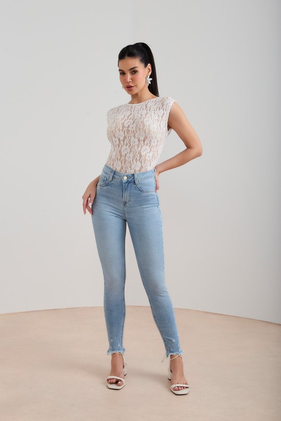 Calça Jeans Feminina Skinny Cigarrete com Barra Desfiada - DZ20575