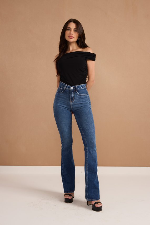Calça Jeans Feminina Flare Alongada com Cintura Média - DZ20948
