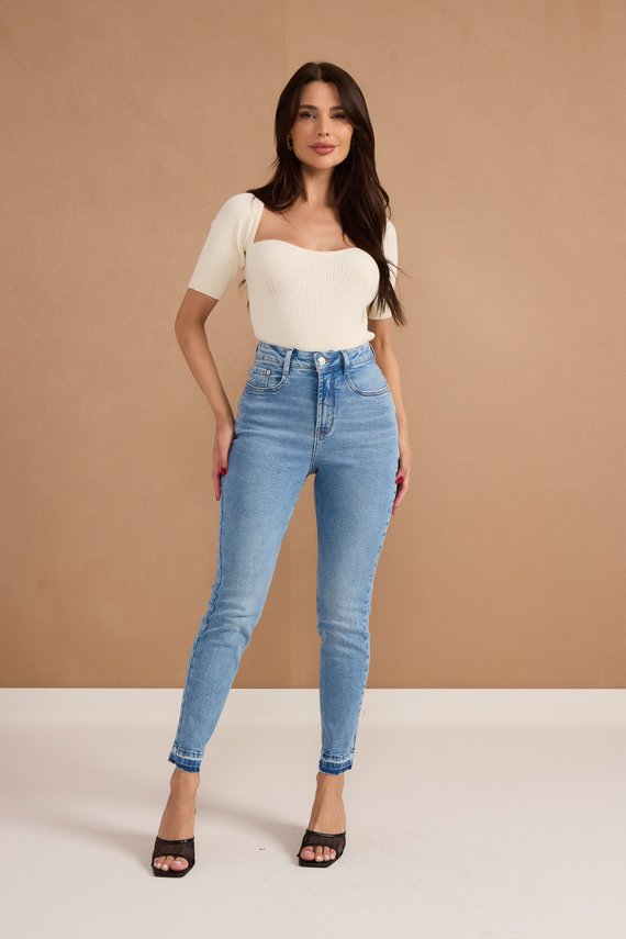 Calça Jeans Feminina Mom Fit Cigarrete - DZ20953