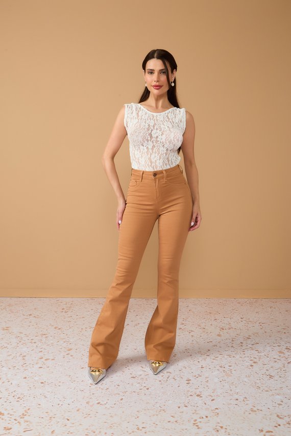 Calça Jeans Feminina Flare com Cintura Média - DZ20922