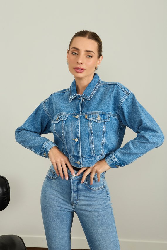 Jaqueta Jeans Feminina Retrô Cropped com Aplicação de Taxas - DZ9227