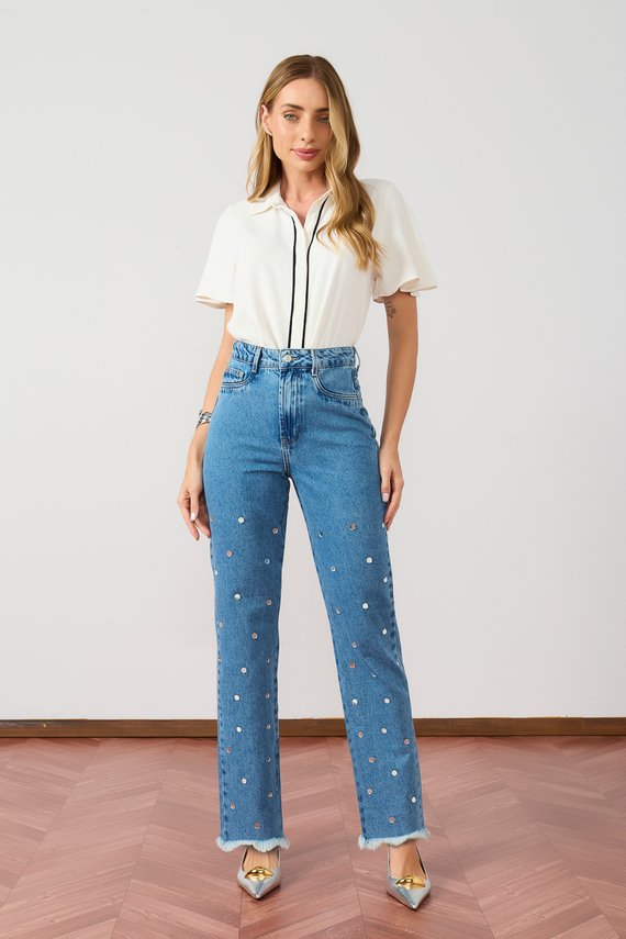 Calça Jeans Feminina Reta Tradicional com Aplicação de Espelhos - DZ20998