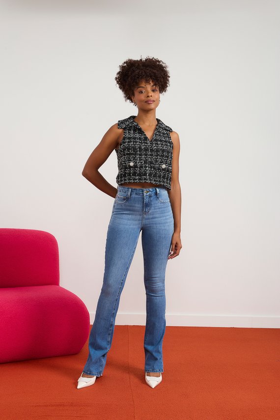 Calça Jeans Feminina Boot-Cut Tradicional com Cintura Média - DZ21024