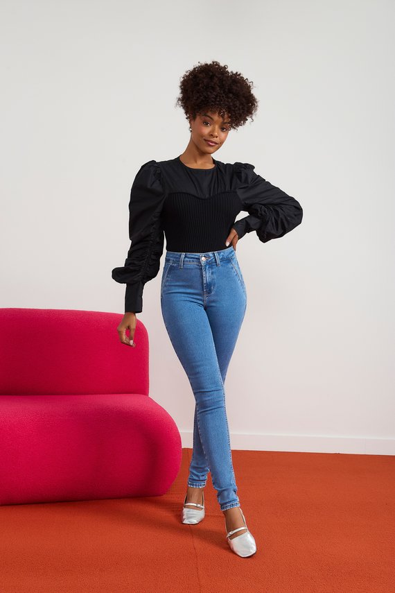 Calça Jeans Feminina Skinny Tradicional com Bolso Faca - DZ21014