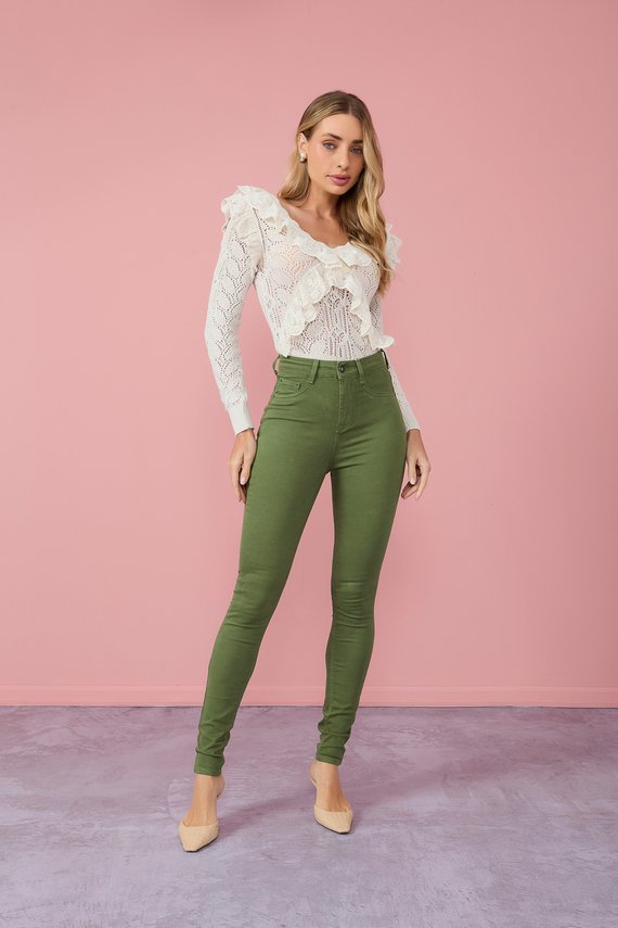 Calça Jeans Feminina Tradicional com Cintura Hot Pants - DZ21019