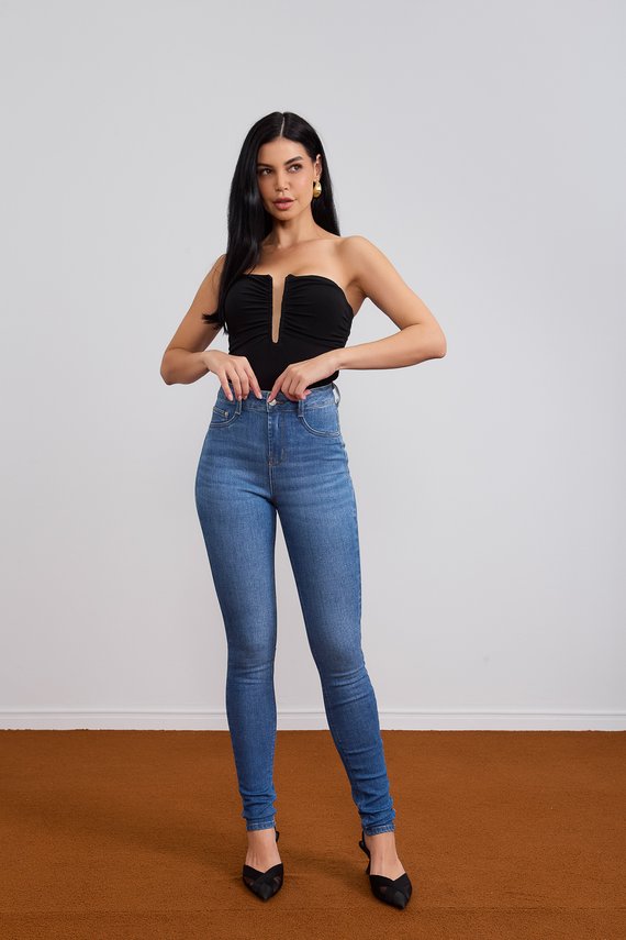 Calça Jeans Feminina Skinny Tradicional com Cintura Média - DZ21062