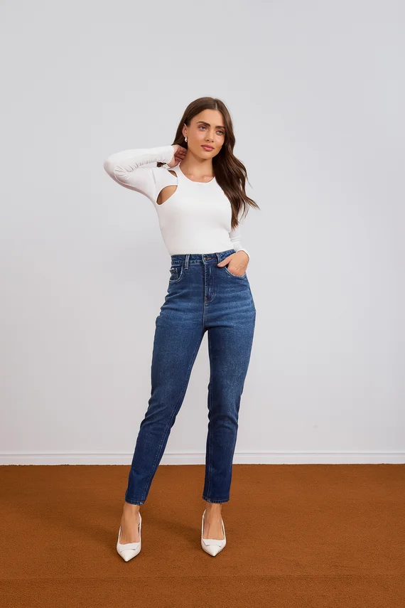 Calça Jeans Feminina Mom Fit Cigarrete com Cintura Alta - DZ21081