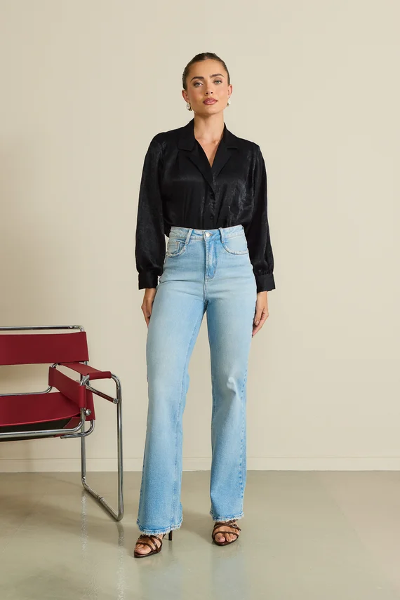 Calça Jeans Feminina Wide Leg Fit Alongada com Cintura Alta - DZ21141