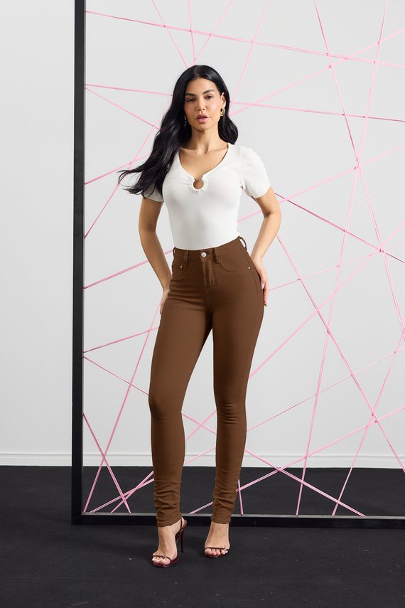 Calça Jeans Feminina Skinny Tradicional com Cintura Média - DZ21226.MAR