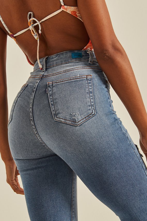 Calça Jeans Feminina Skinny Hot Pants Cigarrete com Rasgos - DZ20262