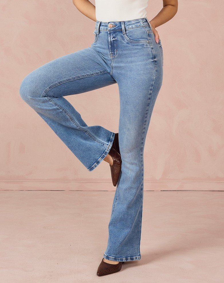 dz21180 com calca jeans feminina flare alongada com cintura media frente 5