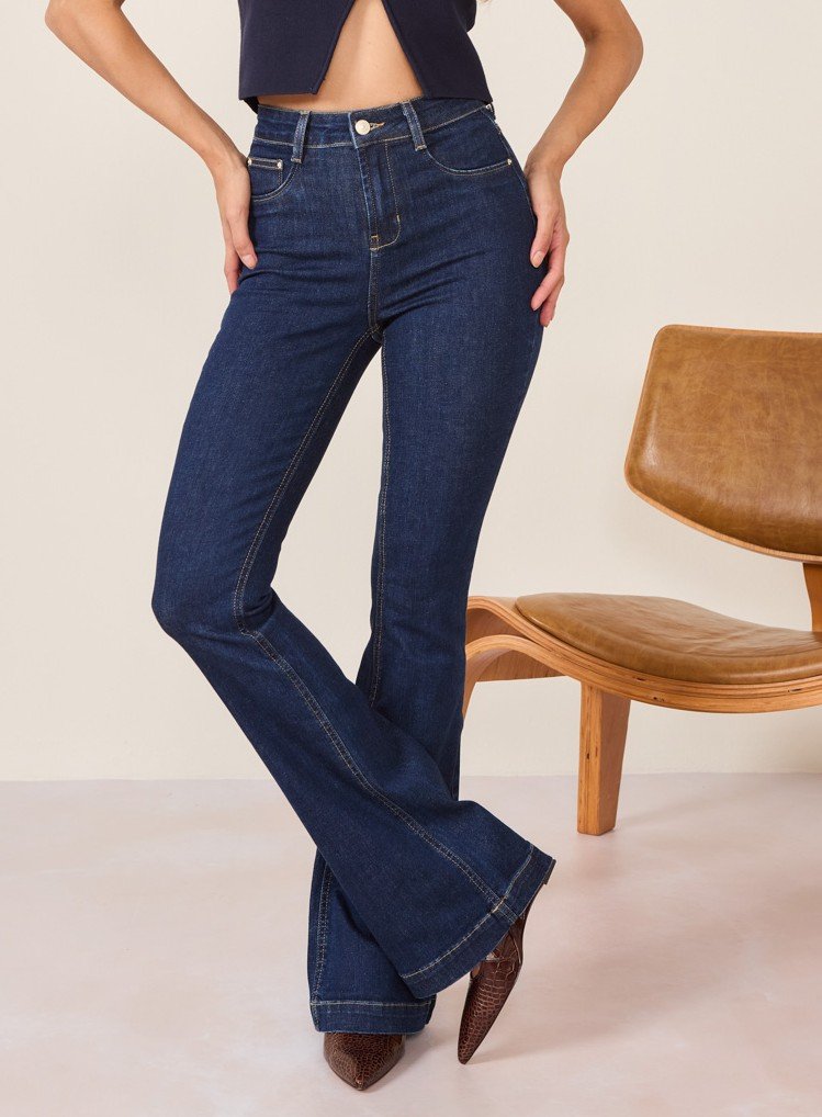 dz21178 com calca jeans feminina flare alongada com cintura media frente 3