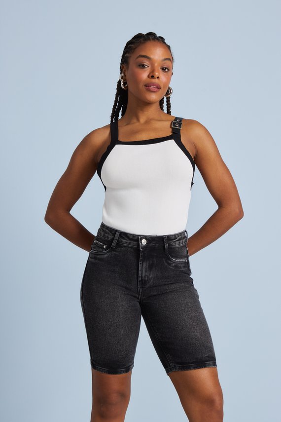 Bermuda Jeans Feminina Ciclista Alongada com Cintura Média - DZ4127