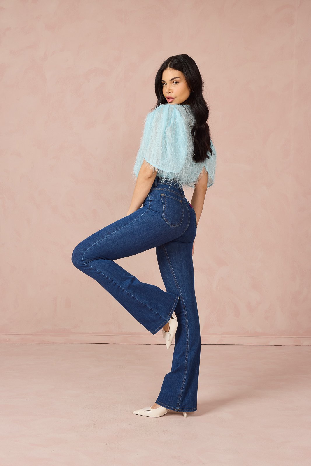 dz21179 ts calca jeans feminina flare alongada com cintura media lado 1
