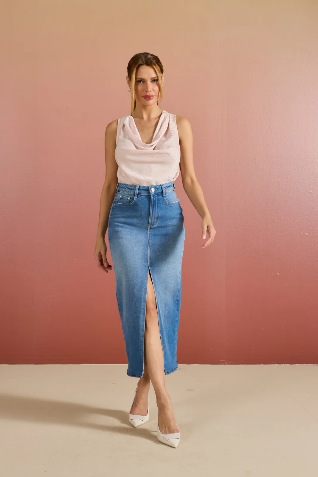 dz7343 com saia jeans feminina midi cintura alta frente 2