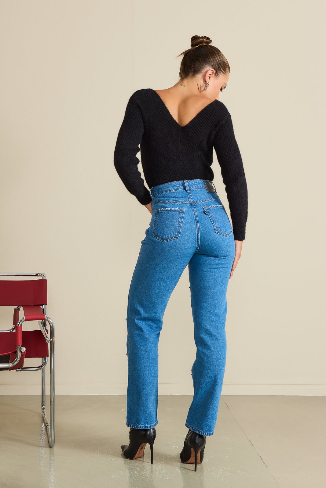 dz21133 alg calca reta tradicional com cintura alta costas 3