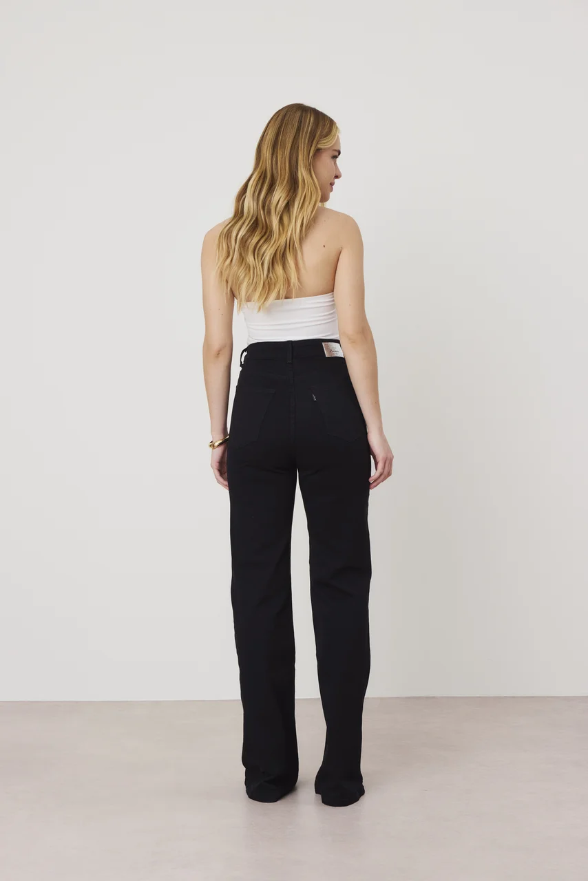 dz21227 pre com calca jeans feminina wide leg fit alongada com cintura alta costas 2 easy resize com