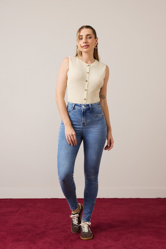 Calça Jeans Feminina Skinny Cigarrete Cintura Hot Pants - DZ21373