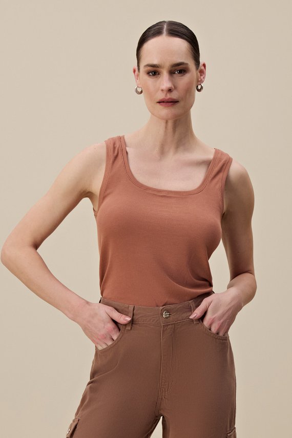 Regata Feminina Ajustada sem Mangas Tradicional - IDX13049.MAR