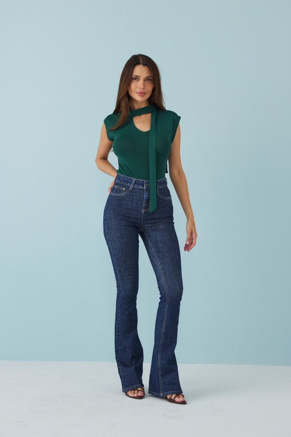 Calça Jeans Feminina Flare Alongada Cintura Média - DZ21423