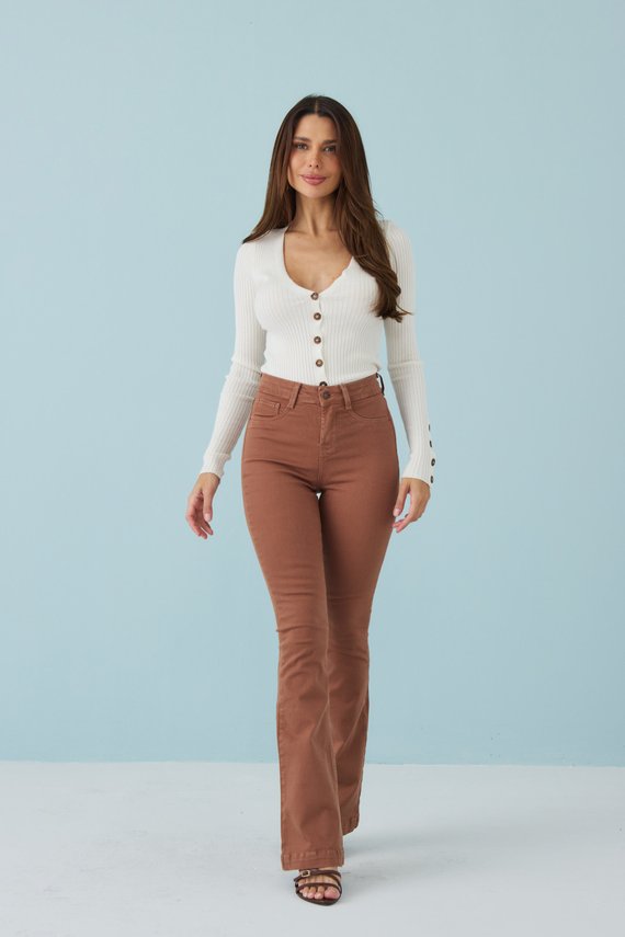 Calça Jeans Feminina Flare Alongada Cintura Média - DZ21425