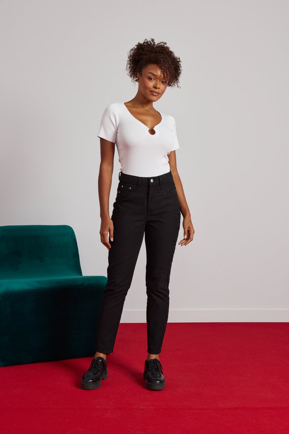 Calça Jeans Feminina Mom Cigarrete com Cintura Alta - DZ21248