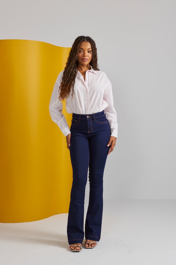 Calça Jeans Feminina Flare Alongada Cintura Média- DZ21462
