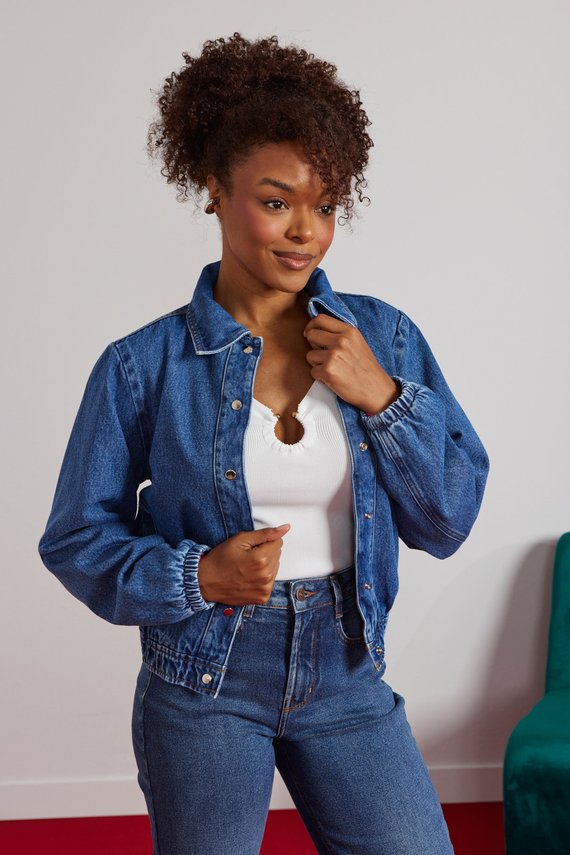 Jaqueta Jeans Feminina Elastano Tradicional Manga-Longa - DZ9271
