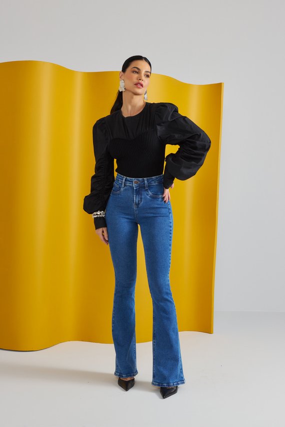 Calça Jeans Feminina Flare Alongada Cintura Média- DZ21464