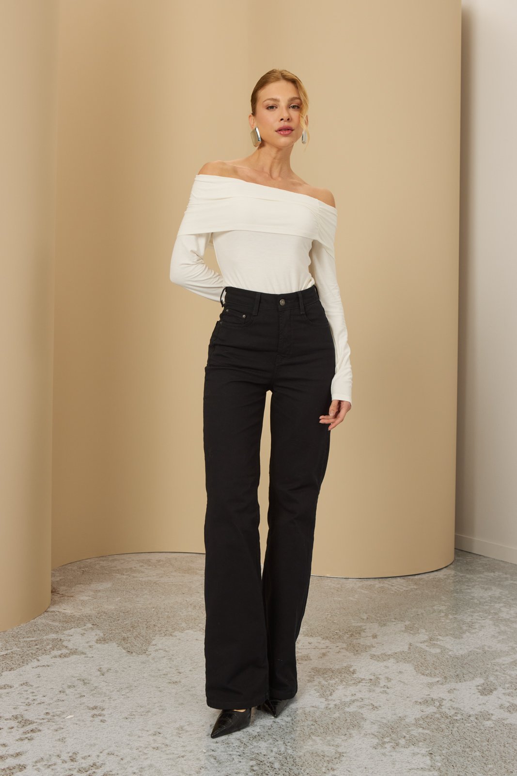 dz21227 com calca jeans feminina wide leg fit alongada cintura alta frente