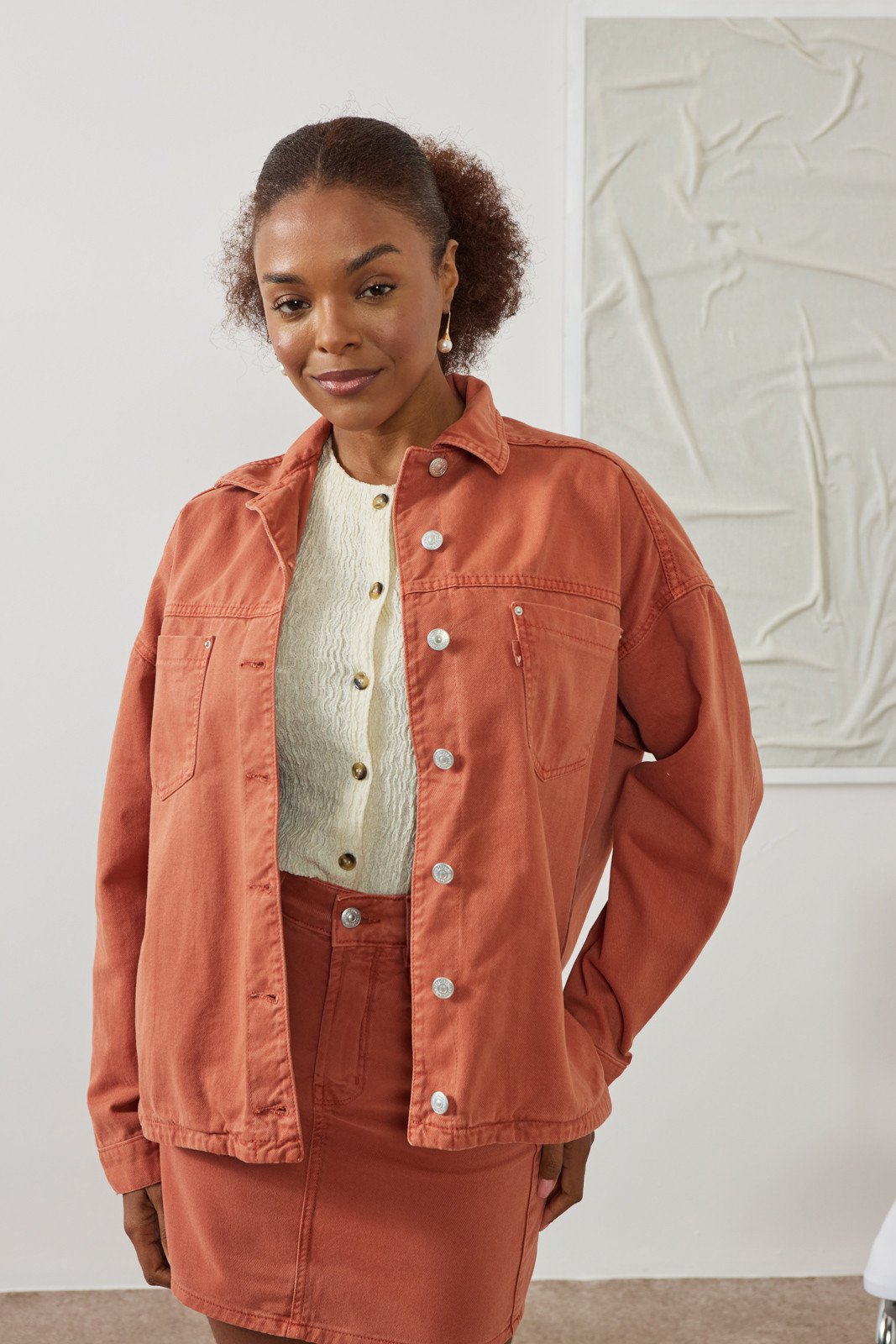 Jaqueta Jeans Feminina Shacket Alongada Manga-Longa - DZ9274