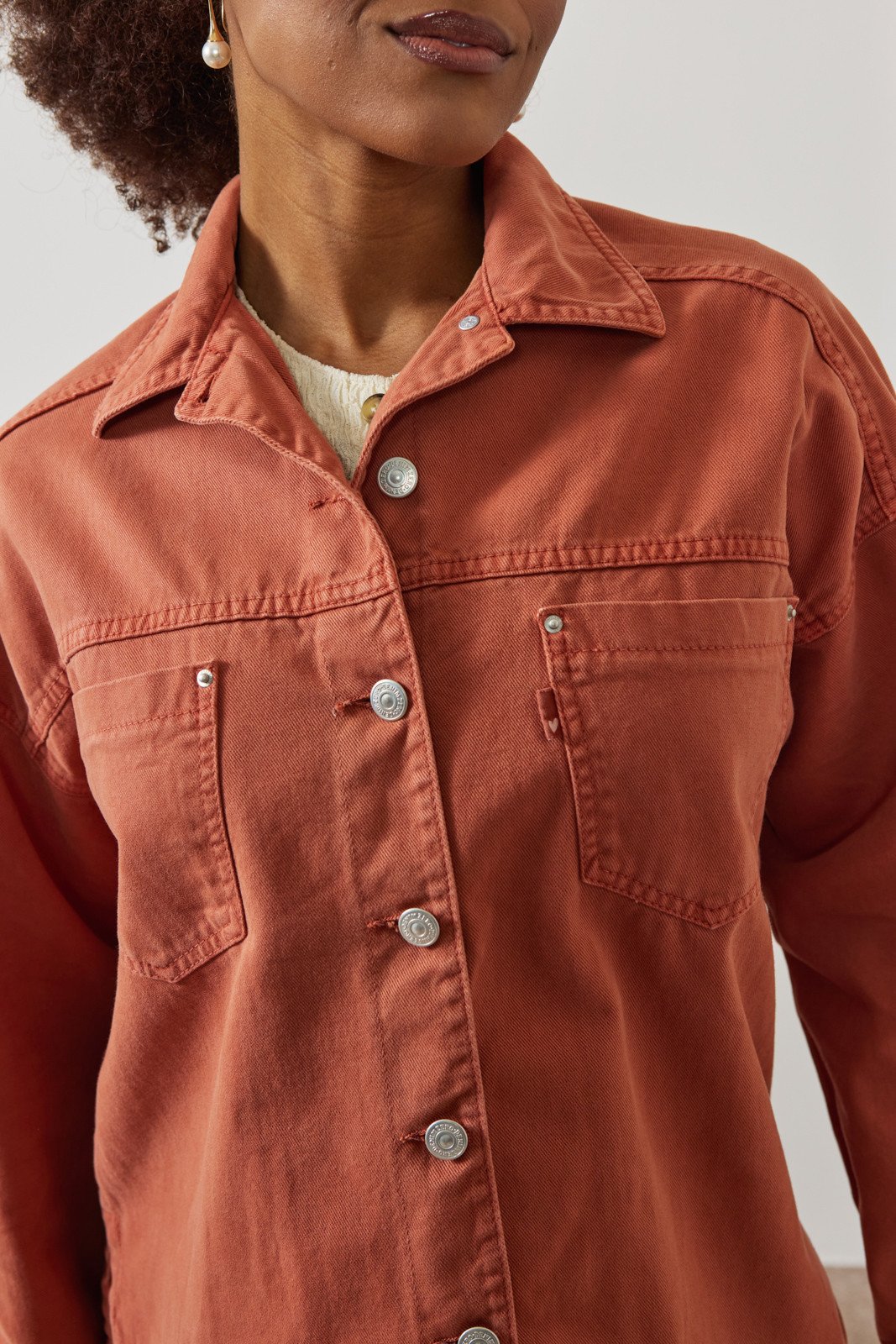 Jaqueta Jeans Feminina Shacket Alongada Manga-Longa - DZ9274